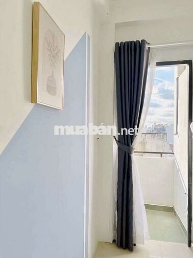 Căn hộ dịch vụ Studio ban công , rộng 40m2 tại Công viên làng hoa