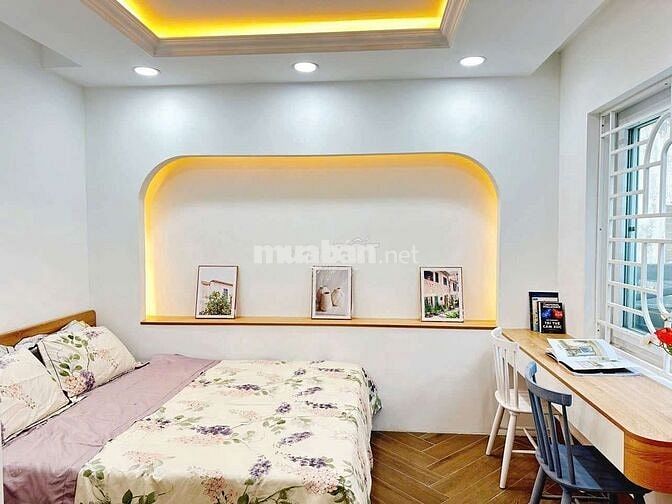 CHDV cao cấp 2PN  tách bếp, cửa sổ lớn gần Công viên làng hoa.