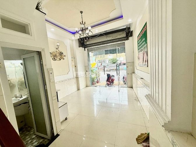 ⭐️Nhà 3 Lầu Mặt tiền đường 30m Nguyễn Xí, P13, Q.Bình Thạnh.