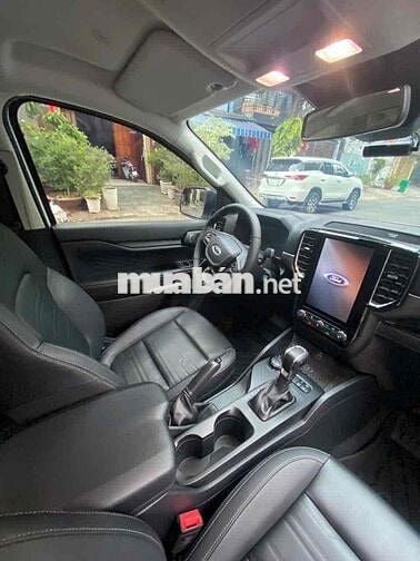 Ranger 2024 Sport 2.0L 4x4 AT, Odo 700km.
