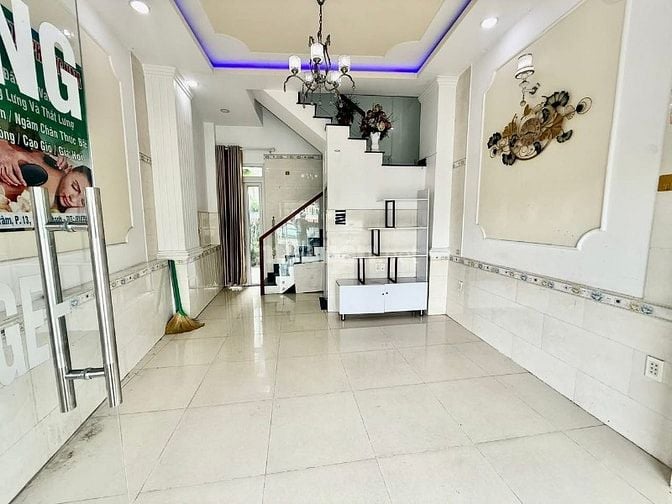 ⭐️Nhà 3 Lầu Mặt tiền đường 30m Nguyễn Xí, P13, Q.Bình Thạnh.