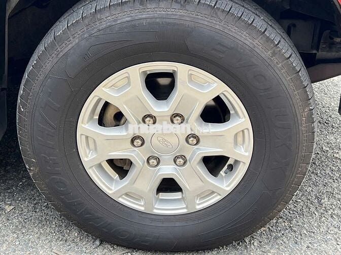 Ford Ranger XLS AT 2020 Nhập Thái Xe Chuẩn Đẹp