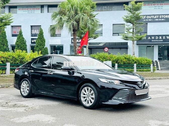 Toyota camry 2.0G sản xuất 2020