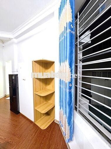 CHO THUÊ STUDIO TÁCH BẾP CỬA SỔ TRỜI LỚN FULL NỘI THẤT SÁT BÊN SÂN BAY