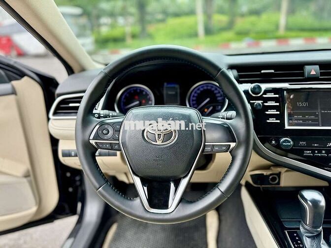 Toyota camry 2.0G sản xuất 2020