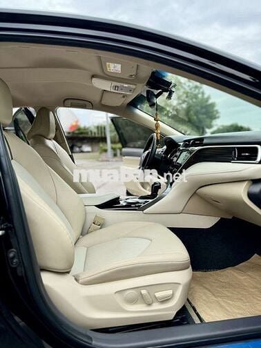 Toyota camry 2.0G sản xuất 2020