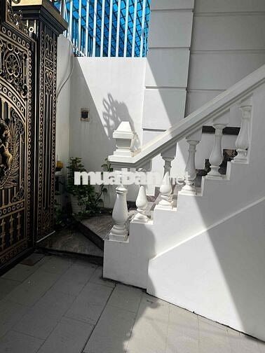 Bán nhà ngay Emart 6tầng ,dtsd 400m2 tiện làm công ty,spa.thẩm mỹ viện