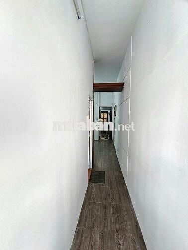 CHO THUÊ CHDV CÓ GÁC,CĂN 2 PN RỘNG 60M2, BẾP, WC RIÊNG GẦN SÂN BAY TSN