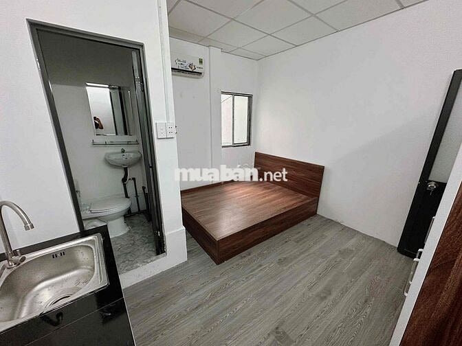 studio full nt cửa sổ lầu 1 giá 3tr8 bờ kè hoàng sa