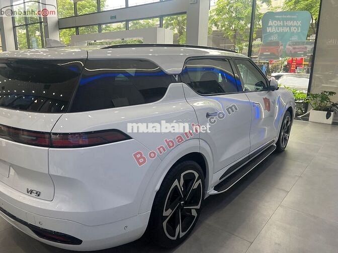 VinFast VF9 Plus 2025