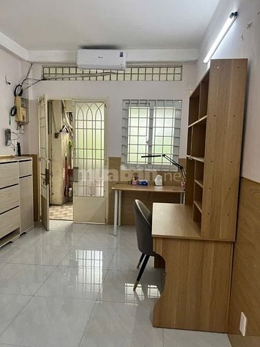 Cho thuê Căn Hộ phường 25, Bình Thạnh, có sân nhỏ, đủ tiện nghi