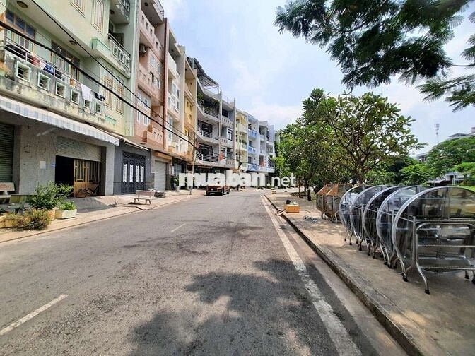 💯ĐỐI DIỆN CÔNG VIÊN🌿Nhà đẹp MT đường 20m KDC Bình Phú 4x15m 4 tầng