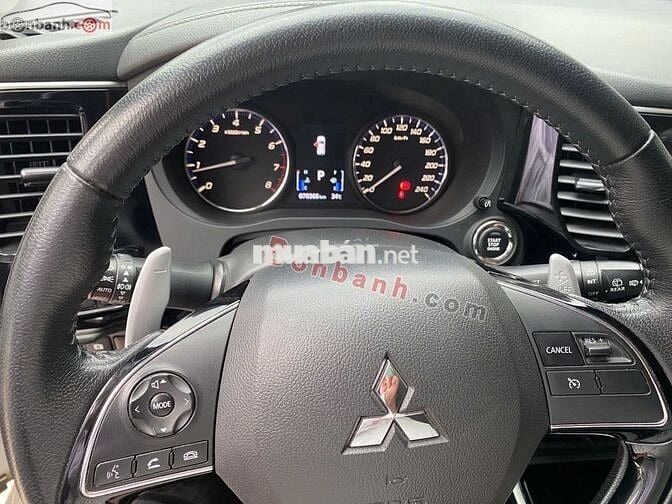 Mitsubishi Outlander Premium 2.0 CVT 2022