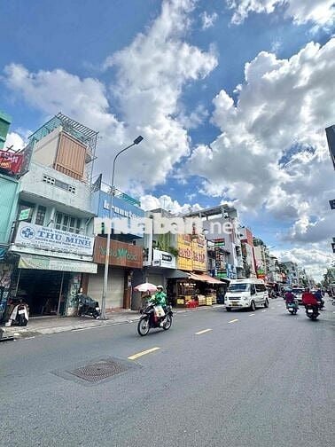 Cho thuê Nhà Mặt tiền gần chợ , gần siêu, thị tại Quận 10