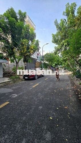 NHÀ CHO THUÊ 24 ĐƯỜNG 17A .P.BHH.DT 5×21M ĐÚC 4 LẦU CÓ THANG TỜI HÀNG