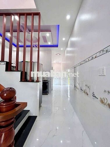 Tôi bán gấp căn nhà ngây chợ bình chánh giá 980 Triệu