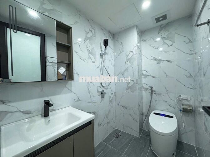 Ccmn 2n1k Quan Nhân 8tr5 ( Ngay Ngã tư sở )