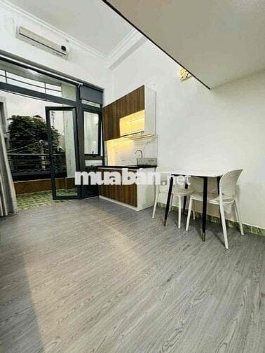 CĂN HỘ 30m2 GÁC MỚI FULL NỘI THẤT BAN CÔNG CỬA SỔ GIÁP QUẬN PHÚ NHUẬN