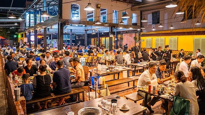 TUYỂN DỤNG 5 PHỤC VỤ - BAO ĂN Ở - THU NHẬP LÊN ĐẾN 12.000.000Đ