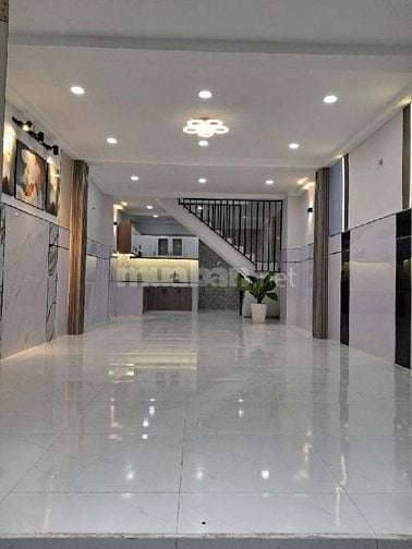 Bán nhà đường Bình Long, Tân Phú, diện tích 55m2, 3 phòng ngủ, hẻm sạc