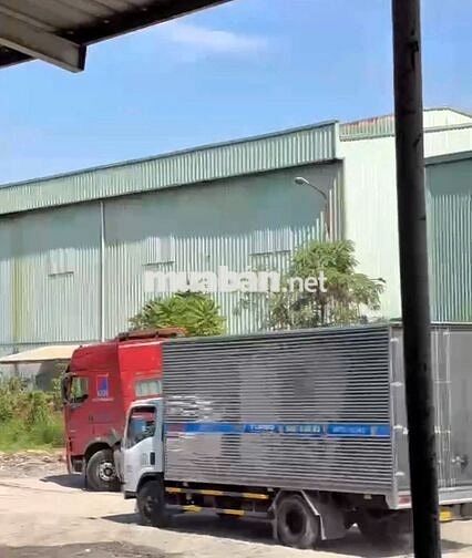 Cho thuê nhà kho Quận 7 DT 600m vách tường xây kiên cố.