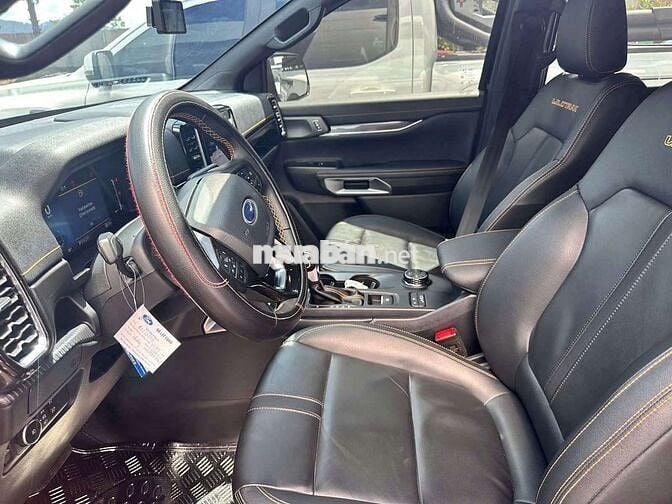 Cần bán Ford Wildtrak 2.0 4X4 AT - 24000 km