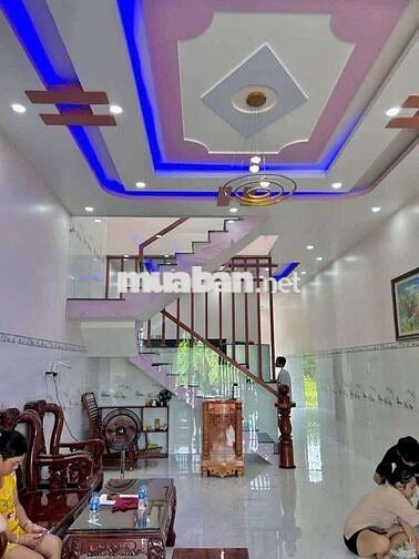 Tôi bán gấp căn nhà ngây chợ bình chánh giá 980 Triệu
