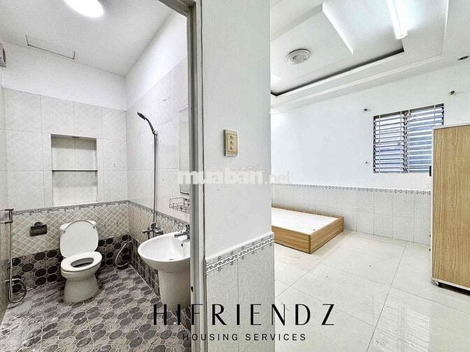 STUDIO BAN CÔNG NỘI THẤT ĐẦY ĐỦ GẦN VHU, ĐẦM SEN