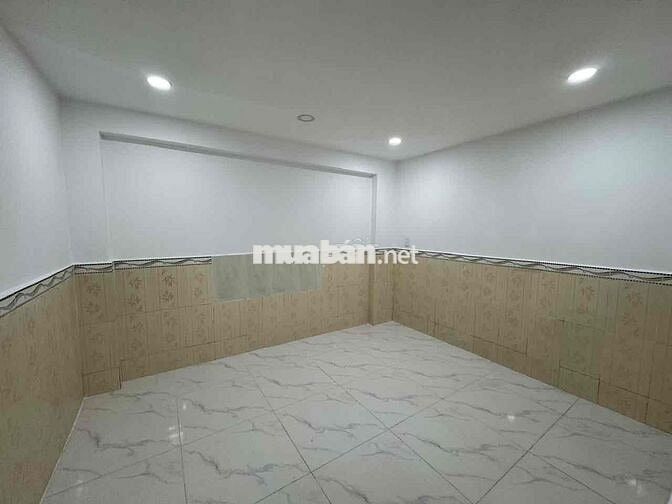 Góc 2 mặt tiền trệt lửng 4*28; 2pn mới keng