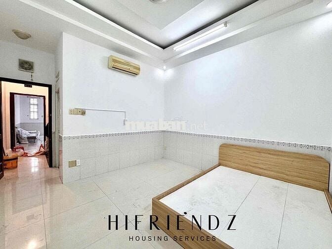 STUDIO BAN CÔNG NỘI THẤT ĐẦY ĐỦ GẦN VHU, ĐẦM SEN