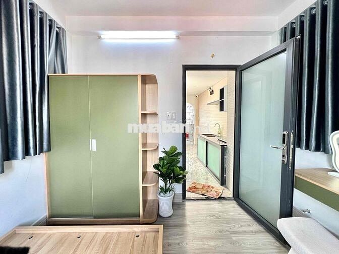 Căn Hộ Penhuose Tách Bếp Thang Máy Full NT Ngay Sân Vận Động Phú Thọ