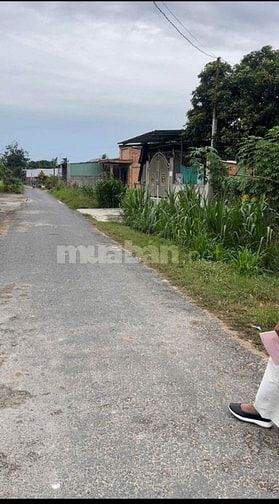 nhà và đất 151m2. 1 p khách 3 p ngủ. 1,03 tỷ 
