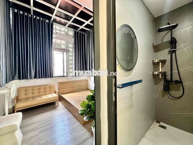 Căn Hộ Penhuose Tách Bếp Thang Máy Full NT Ngay Sân Vận Động Phú Thọ