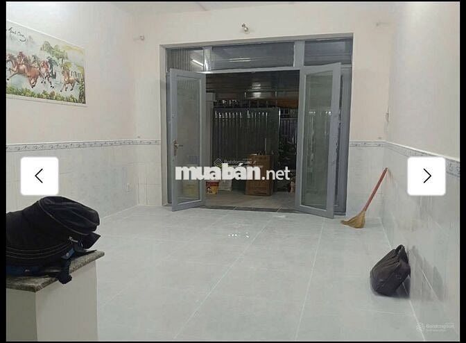 Mặt bằng kinh doanh ( nhà phố nguyên căn cạnh ngã tư Lâm Văn Bền )