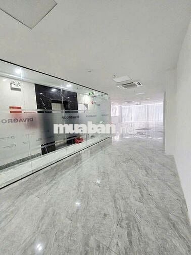 SIÊU PHẨM NHÀ MẶT TIỀN 8M - Hoàng Việt,Q.TB - Thang Máy - 500m2