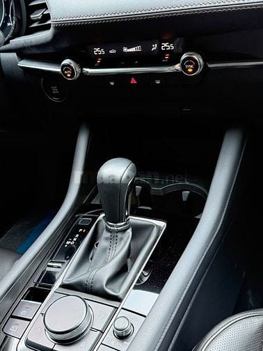 Cần bán Mazda3 1.5Luxury 2024 mói chạy 8000km mới keng