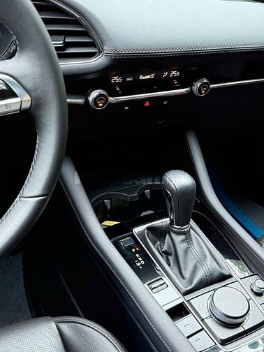 Cần bán Mazda3 1.5Luxury 2024 mói chạy 8000km mới keng