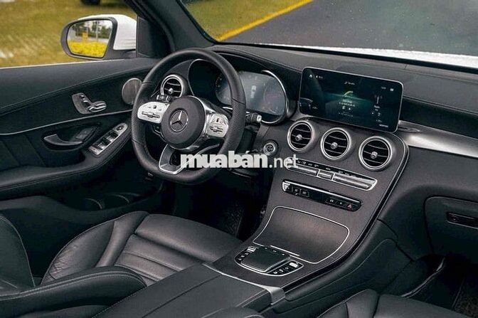 Mercedes Benz GLC 2022 300 4Matic - 34000 km