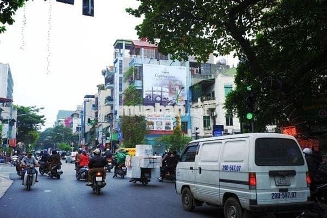 Tôi Cần bán nhà phố  LÊ DUẨN _Đống Đa 5 tầng xây mới