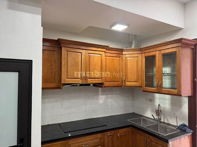 Bán nhà lô góc Hồ Tùng Mậu 33m2 5 tầng, mặt tiền rộng, sát phố 8,4 tỷ