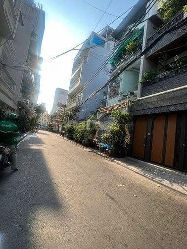 Bán nhà MT nội Bộ 8m Đường C1 -cộng hoà p13 . Q. Tân Bình dt; 4.8 x 22