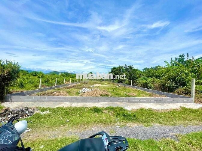 Cần bán lô đất Diên Phước đường Gò Mây 680m2 có 60m thổ ngang 13,3m ch