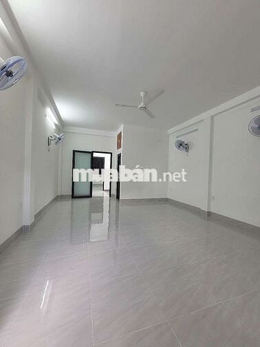 NHÀ MỚI 100% KHU VỰC AN NINH GẦN CHỢ TRƯỜNG HỌC GIÁP TÂN BÌNH
