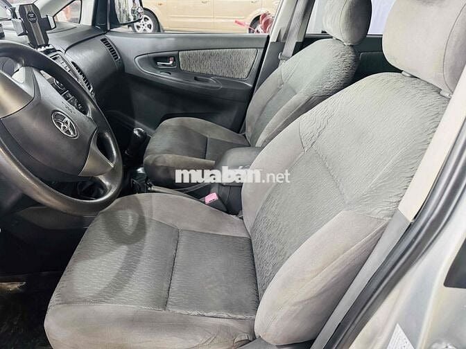 Toyota Innova 2013 2.0E - 172340 km