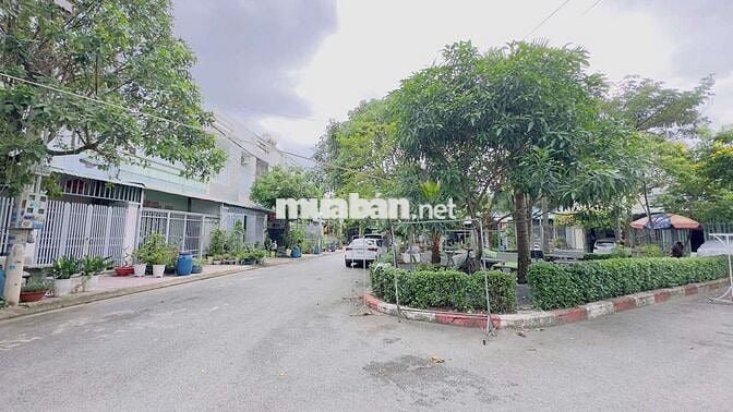 Nhà phố hoàn công kdc Minh Nhật Huy gần BigC Go 500m, p Đông Hòa Dĩ An