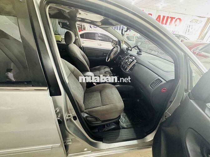 Toyota Innova 2013 2.0E - 172340 km
