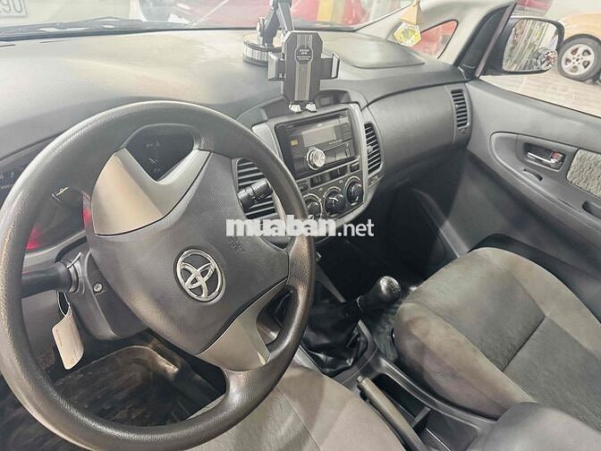 Toyota Innova 2013 2.0E - 172340 km