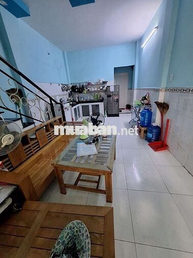 Cho thuê nhà hẻm 1041 đường Trần Xuân Soạn, quận 7, Dt:3,5 x20,giá:9tr