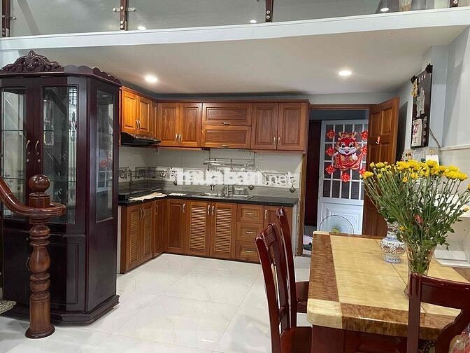 Tầng trệt nhà trọ ngã tư Huỳnh Tấn Phát và Nguyễn Thị Thập