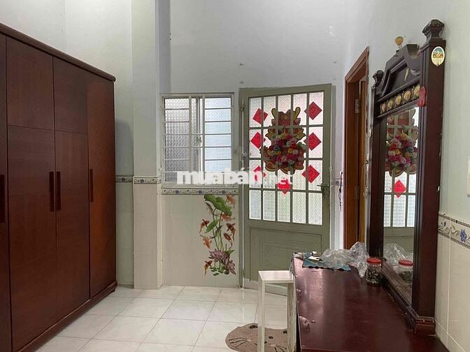 Tầng trệt nhà trọ ngã tư Huỳnh Tấn Phát và Nguyễn Thị Thập